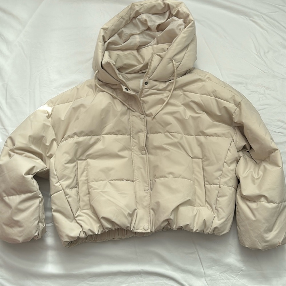 Hooded puffer coat jacket size large